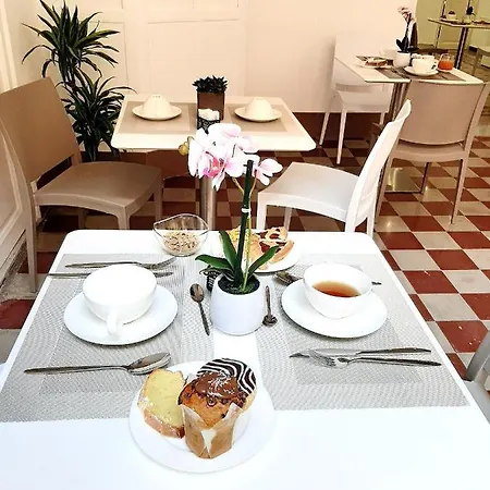 Alojamento de Acomodação e Pequeno-almoço Ai Palermo